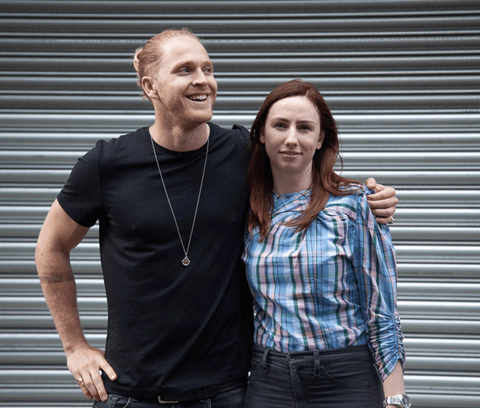 Los fundadores de Burst, Hamish Khayat y Brittany Stewart