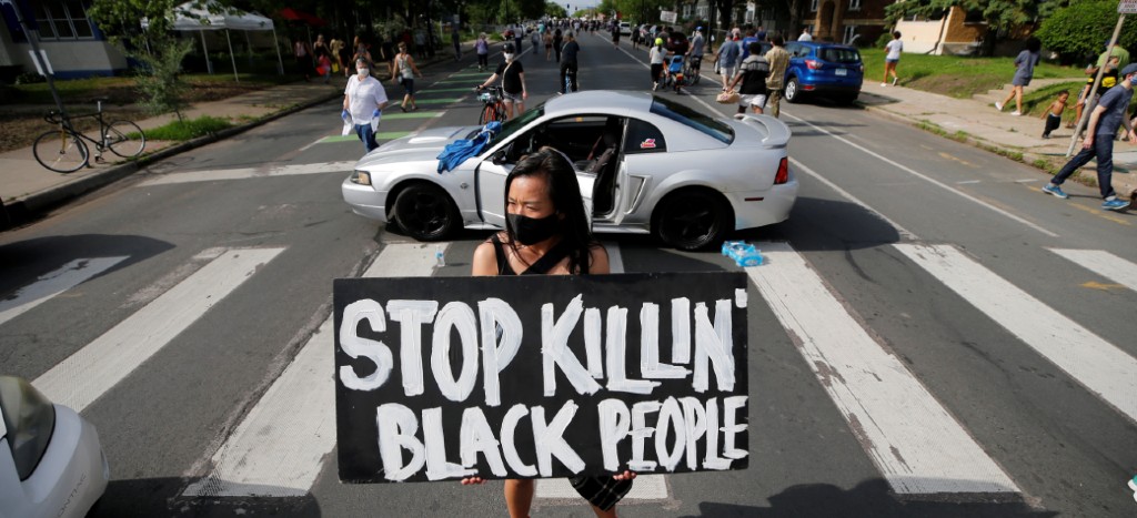 Investiga FBI muerte de afroamericano mientras era arrestado; 4 policías, despedidos