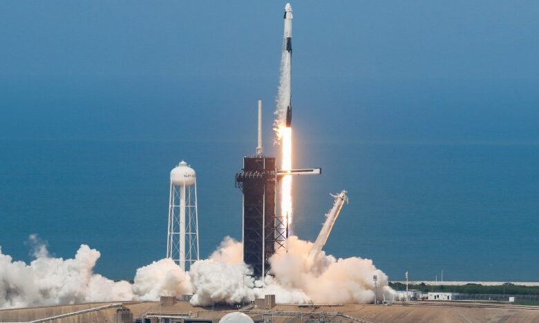 NASA reanuda vuelos espaciales tripulados desde EU con lanzamiento de ‘Crew Dragon’ | Videos
