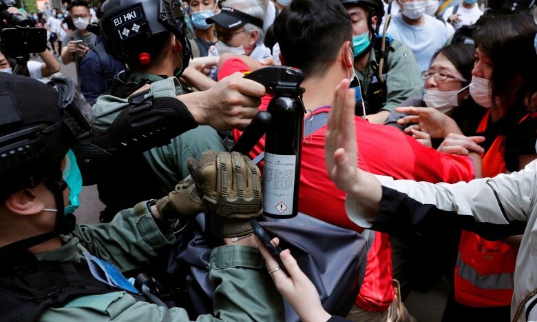 Policía de Hong Kong arresta a 300 personas en medio de protesta por ley de seguridad china