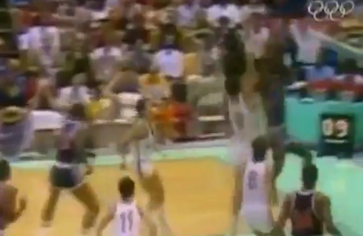 Romay: “Soy el único español que le ha puesto un tapón a Michael Jordan”