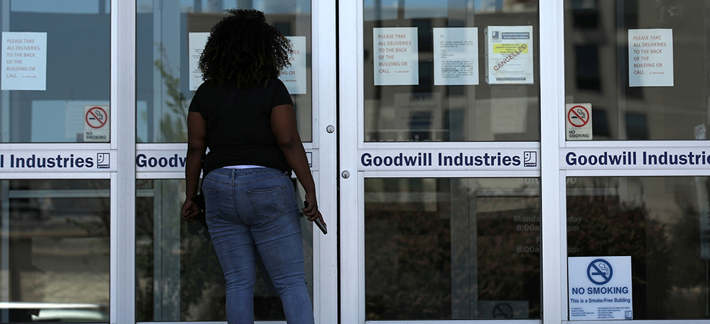 Solicitan 38.6 millones de personas seguro de desempleo en EU