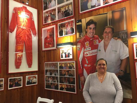 La Mamma Rosella posa para MD