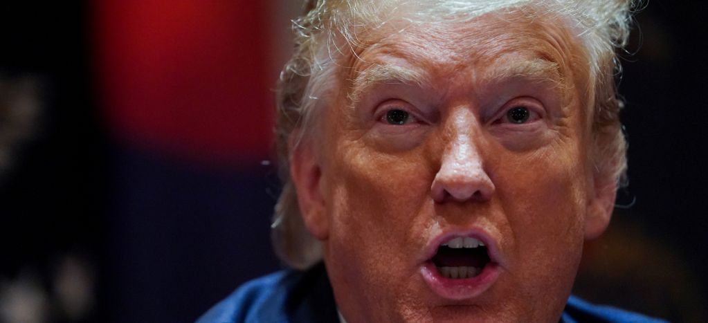 Trump dice que comentarios de Fauci sobre reapertura de la economía son inaceptables