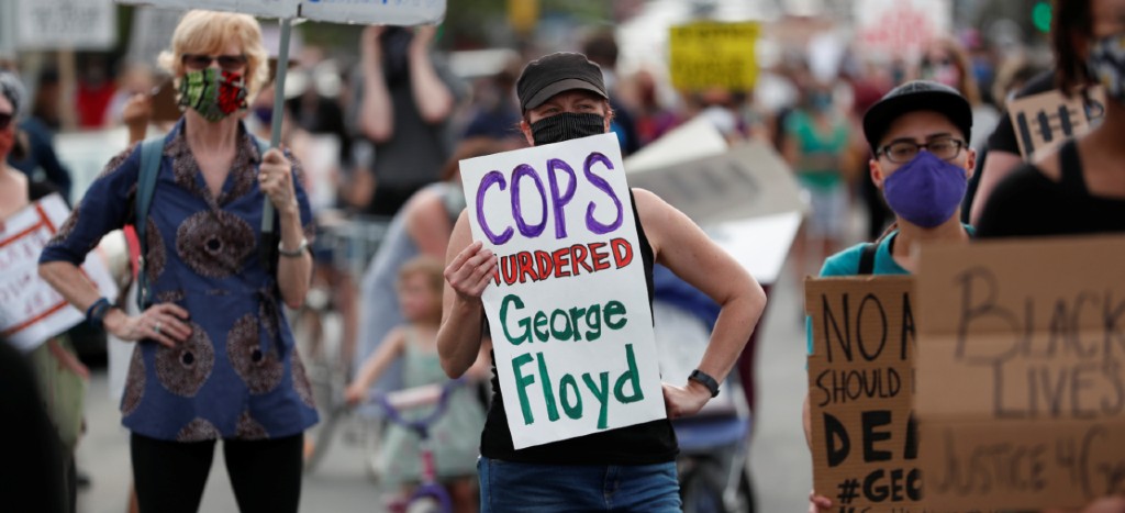 Trump pide a FBI acelerar investigación de muerte del afroamericano Floyd