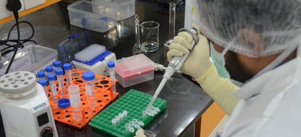 UE planea reserva permanente de medicinas esenciales y equipamiento sanitario