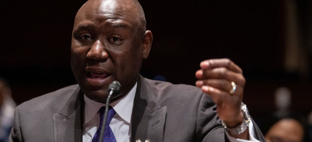 ‘Él no merecía morir por 20 dólares’: Hermano de George Floyd dice a Congreso de EU