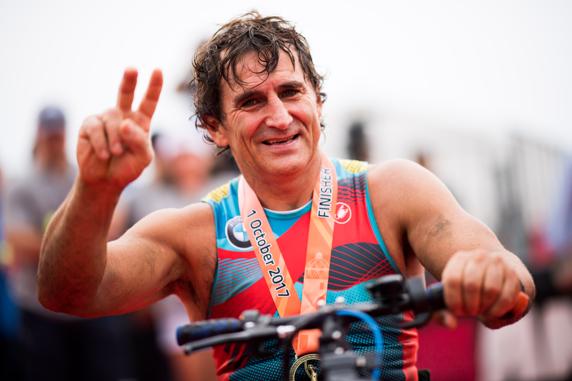 Alex Zanardi sigue luchando por su vida