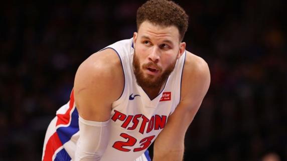 Blake Griffin pensativo en un lance de partido de esta temporada con los Pistons.