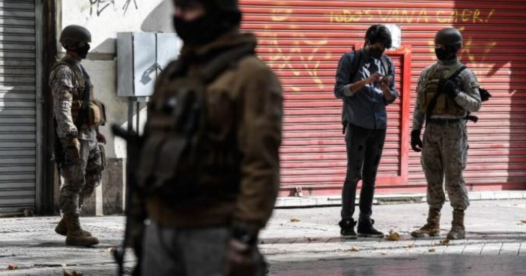 Casi 1 de cada 100 chilenos tiene coronavirus y el Gobierno toma medidas extremas