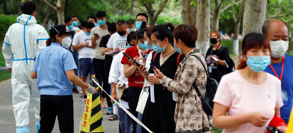 Cierre parcial de Pekín tras un nuevo rebrote