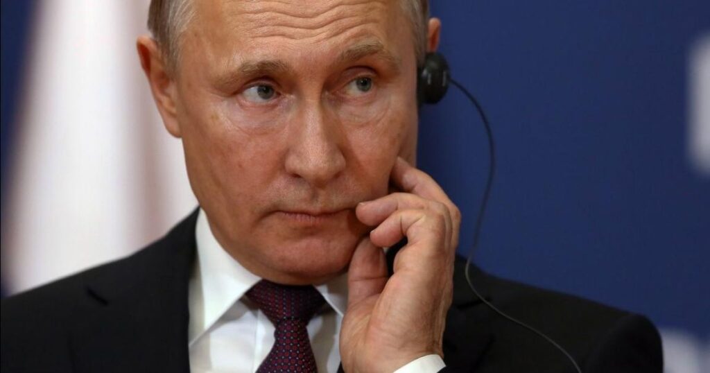 Coronavirus: instalan túneles desinfectantes en el Kremlin para proteger a Putin