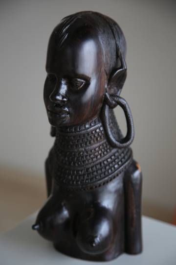 Busto de una mujer comprado en Kenia.