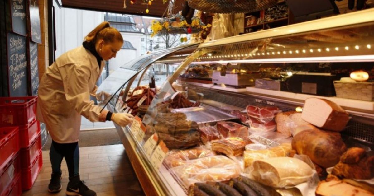 Alemania: por brote de coronavirus en un matadero, también cierran escuelas