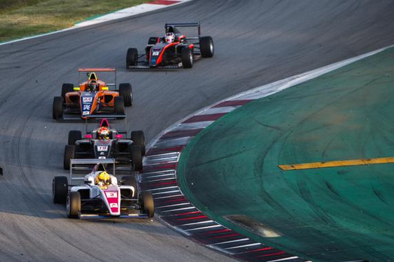 Javier Sagrera, piloto del MOL Racing en la F4 española, en su primera carrera el pasado año en Montmeló