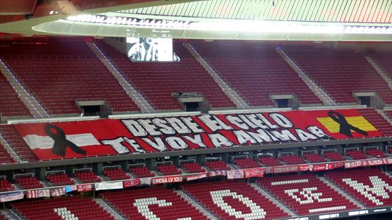 Las fotos del emocionante homenaje del Atlético de Madrid a los fallecidos por el Covid-19.