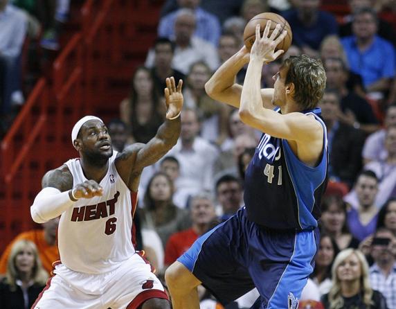 Dirk Nowitzki privó a James de su primer anillo en unas increíbles Finales en 2011.