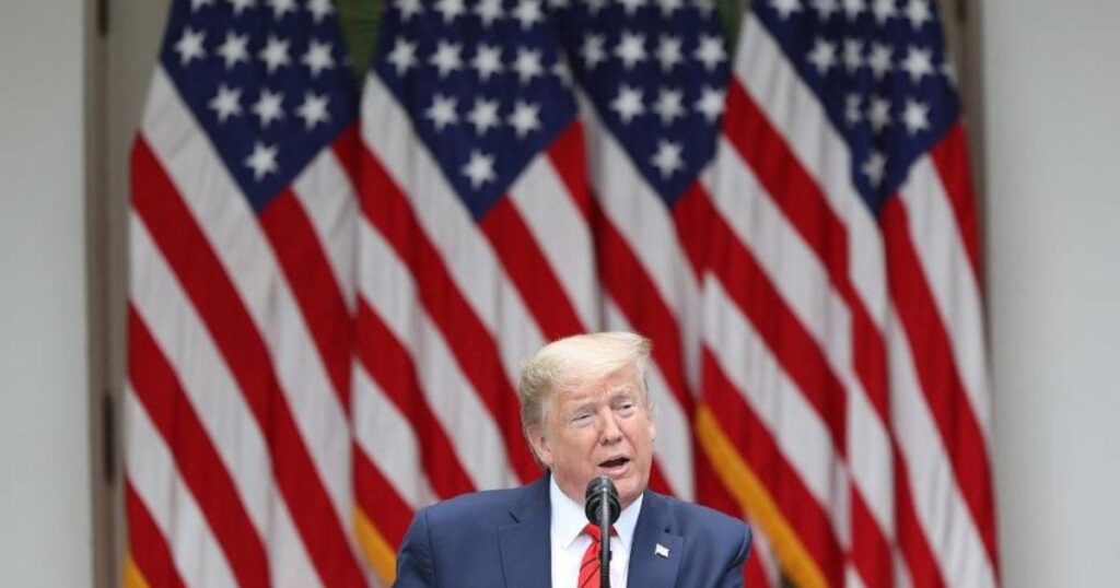 Trump suspende visados de trabajo para fomentar el empleo interno