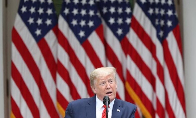 Trump suspende visados de trabajo para fomentar el empleo interno