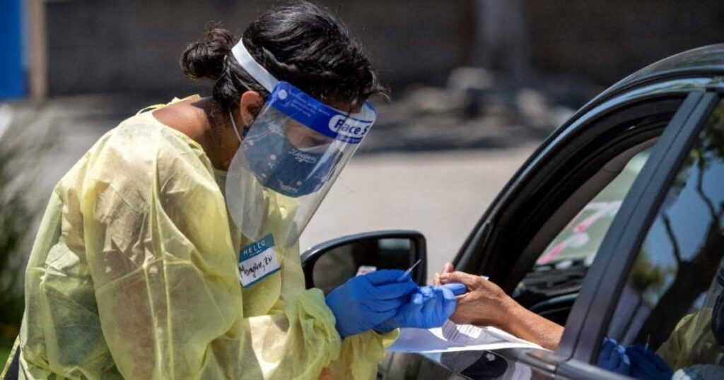 La Casa Blanca prevé nuevos cierres comerciales por contagios récord de coronavirus