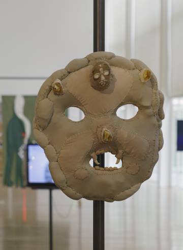 Uno de los trabajos de la exposición 'Masks', en la Galería Municipal de Oporto.