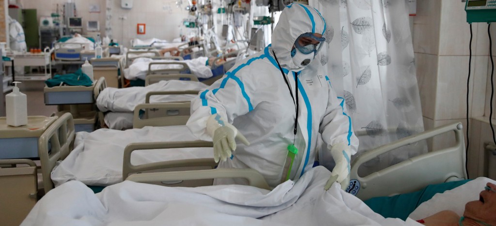 Aplican en Rusia su primer fármaco aprobado contra el Covid-19