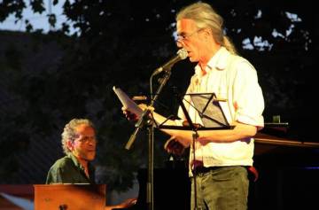 Enric Casasses i Pascal Comelade en un recital anterior.