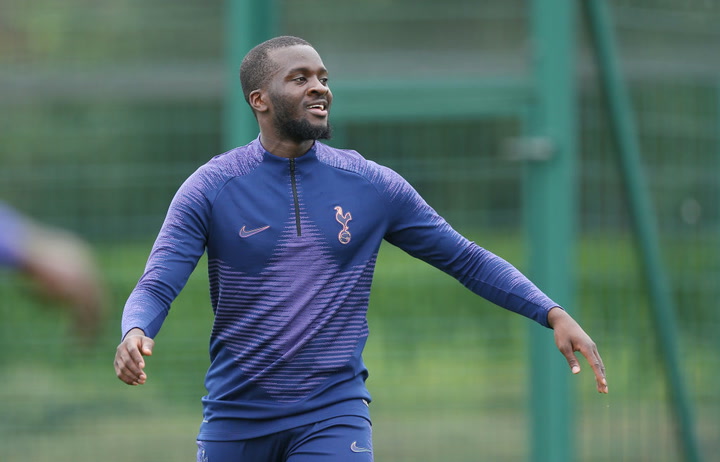 Ndombélé se ejercita con el Tottenham Ndombélé se ejercita con el Tottenham