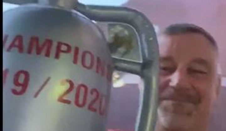 El exrealista Aldridge enloquece con el título del Liverpool El exrealista Aldridge enloquece con el título del Liverpool