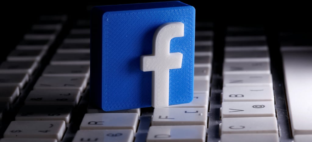 Facebook retira anuncios de la campaña de Trump por usar símbolo relacionado a los nazis