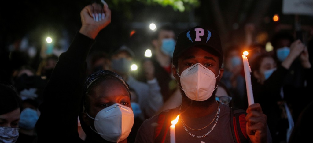 Gobernadores de NY e Illinois rechazan amenaza de Trump de usar ejército en protestas