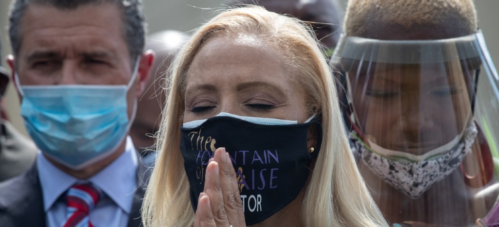 Homenaje a George Floyd en Texas mientras aumenta presión para reforma policial en EU