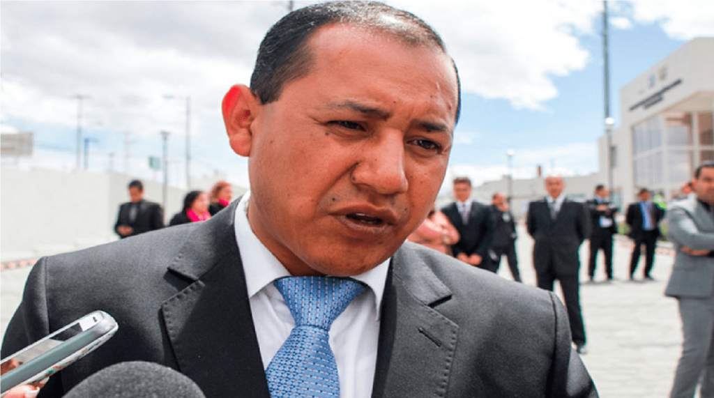 IEEQ ordena a edil de Colon Alejandro Ochoa borre publicaciones donde se promociona políticamente, PT logra acuerdo