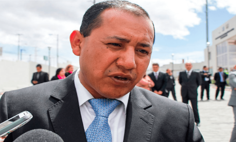 IEEQ ordena a edil de Colon Alejandro Ochoa borre publicaciones donde se promociona políticamente, PT logra acuerdo