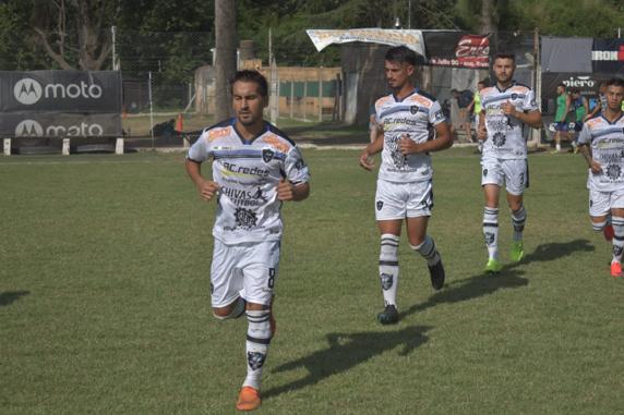 Martín Acevedo juega ahora en el Malvinas, de la Federal B de Argentina