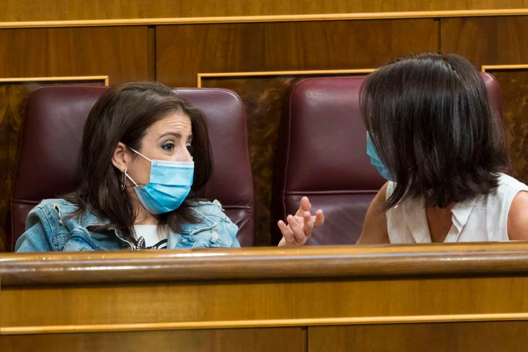 La portavoz del PSOE en el Congreso, Adriana Lastra, durante el primer pleno tras acabar el estado de alarma.
