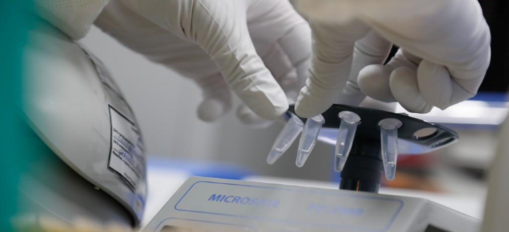 UE quiere comprar vacunas para Covid-19 por adelantado… a menos que estén fabricadas en Estados Unidos