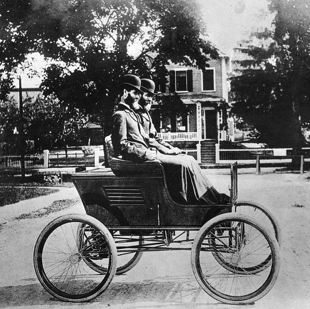 Los Stanley en su 'Steamer' los stanleys en su 'vapor'