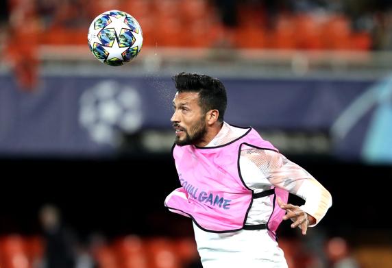 Ezequiel Garay, jugador del Valencia enfrentado con el club a causa de su renovación