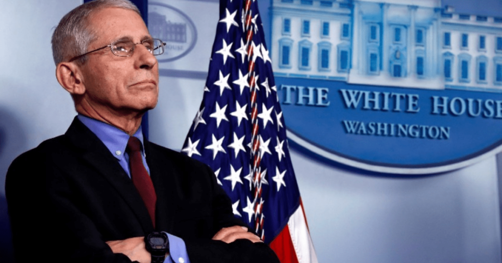 Médico asesor de Trump alertó que EE.UU "está fuera de control" y podría duplicar casos de Covid-19