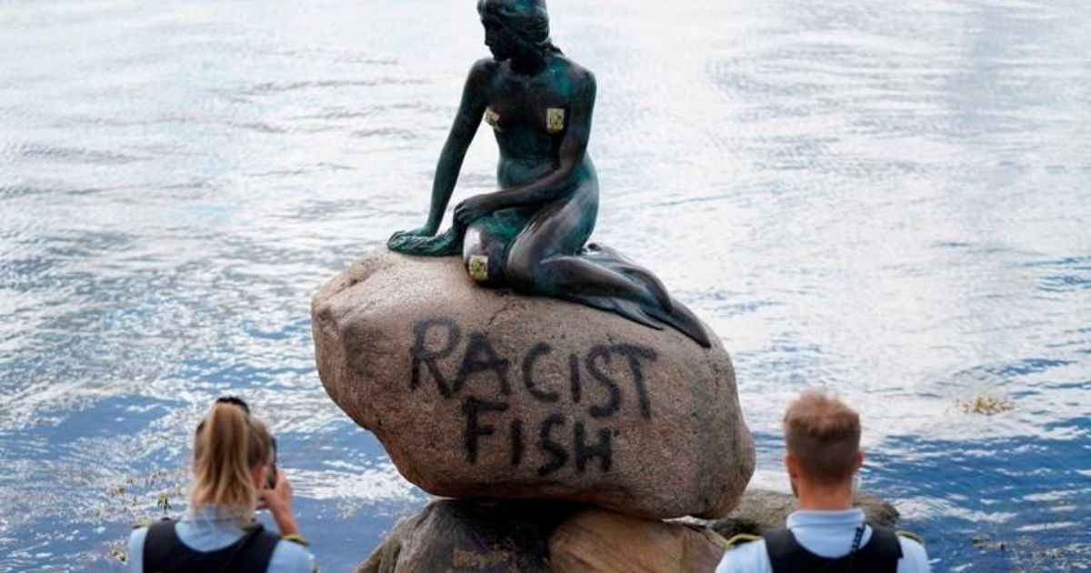 Dinamarca: ‘La Sirenita’ apareció vandalizada con la inscripción “pescado racista”