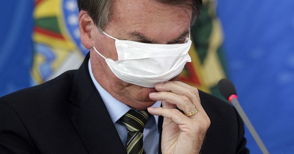 Coronavirus en Brasil: Bolsonaro vetó el uso obligatorio de barbijos en iglesias y comercios