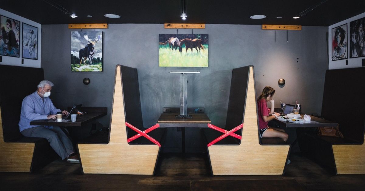 Coronavirus en Estados Unidos: los servicios repuntaron a niveles prepandemia