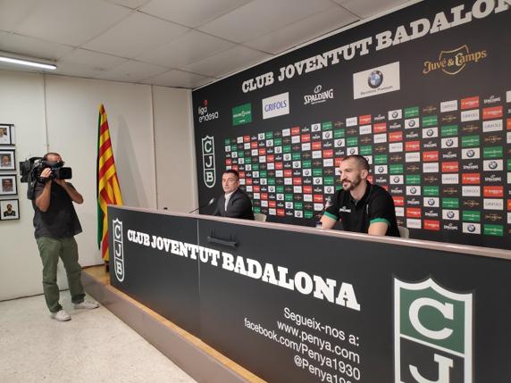 Ribas y Jordi Martín, director deportivo, durante la presentación.