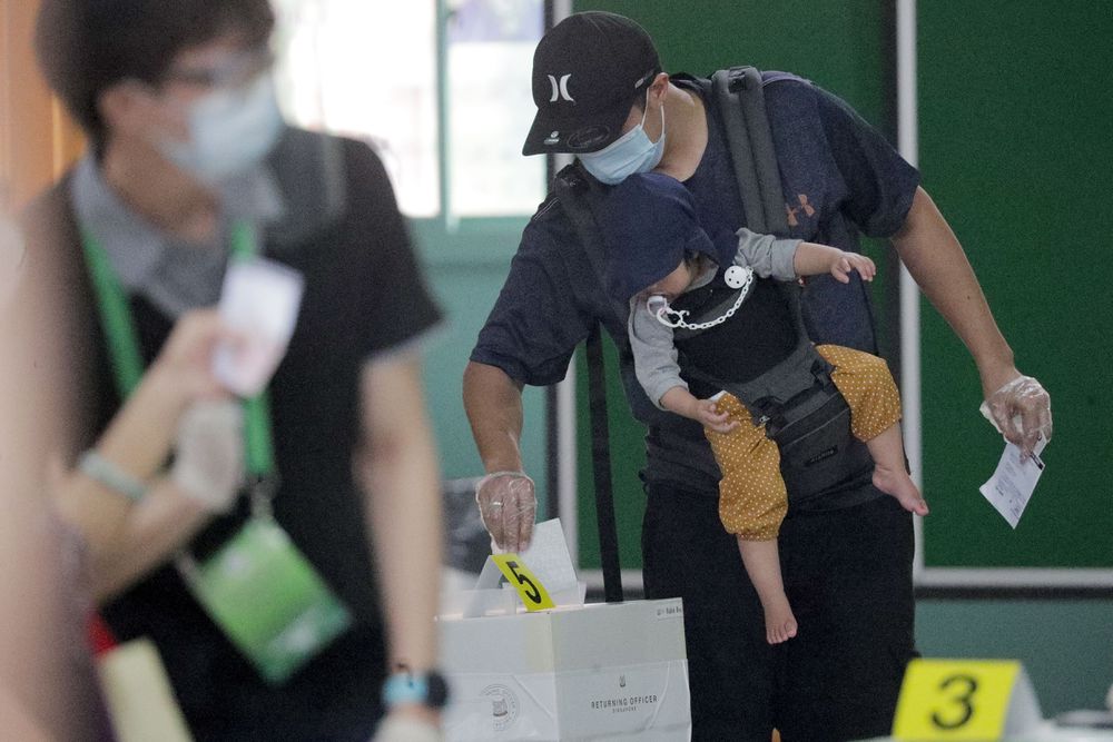 El partido gobernante de Singapur renueva mandato pero pierde apoyo en favor de la oposición