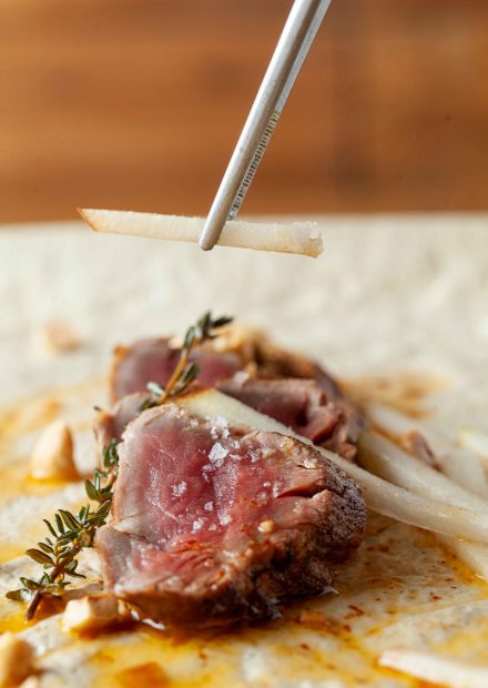 La terraza Cinco Jotas de Jorge Juan reabre su terraza adaptada a la era post Covid