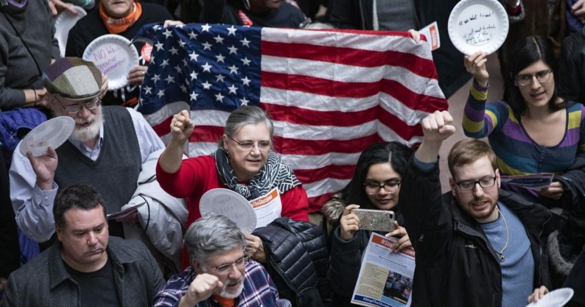 Trump promueve el emprendorismo mientras 1,3 millones de estadounidenses pierden el empleo