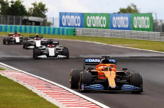 Carlos Sainz, perjudicado en boxes