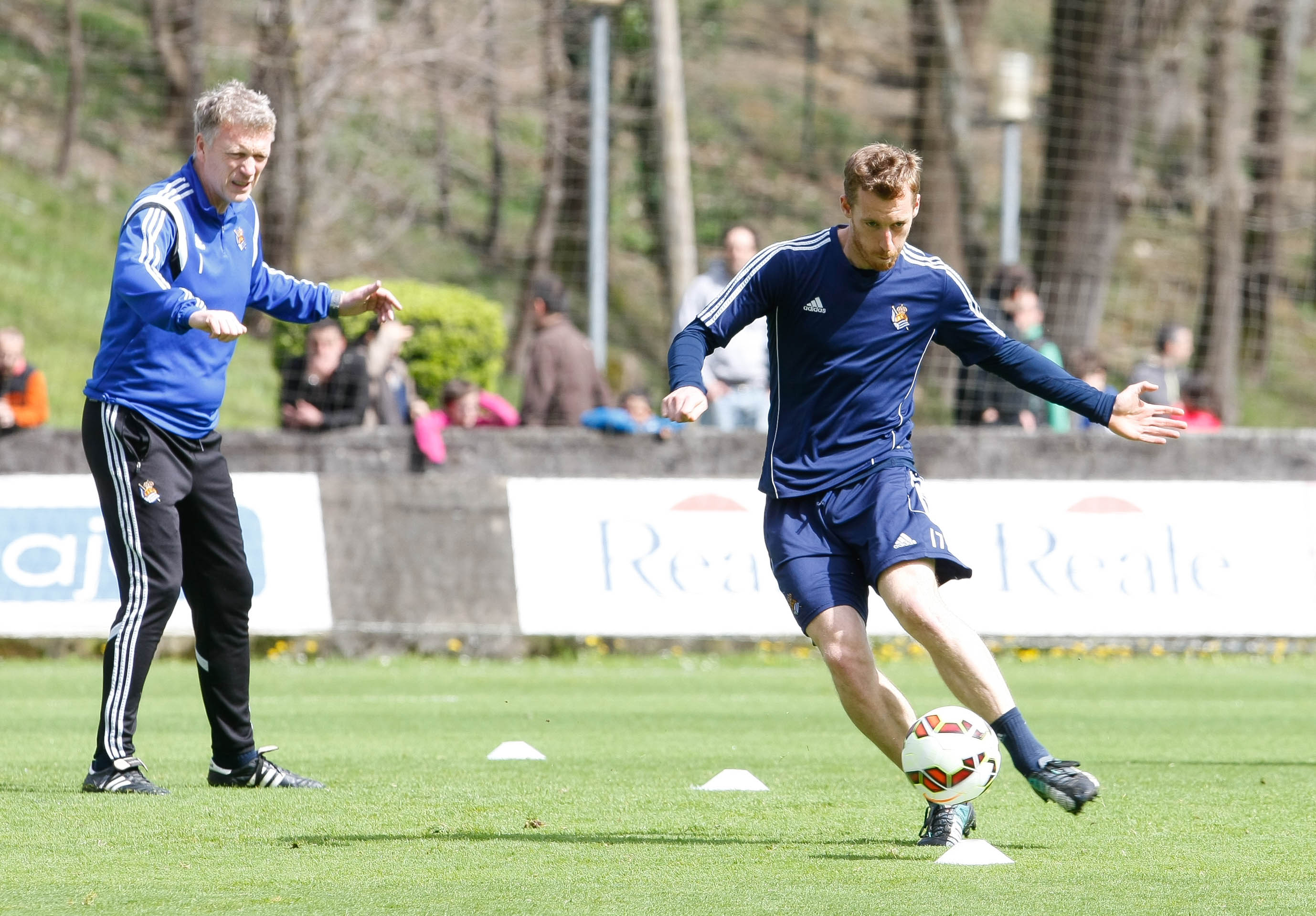 Moyes parece pedir calma a Zurutuza antes de su golpeo