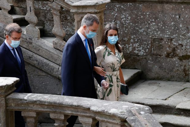 Letizia se rinde al look tropical con un mensaje indirecto al Rey